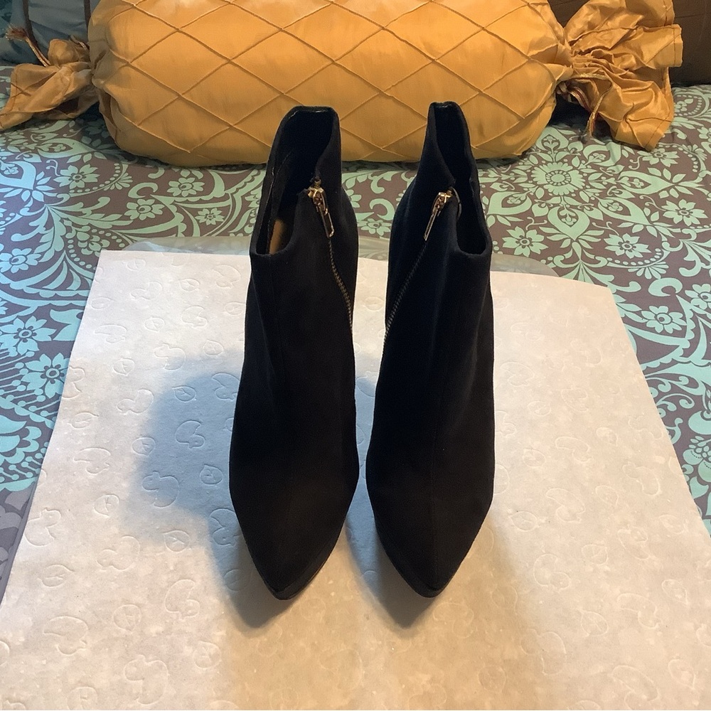 Forever 21 platform ankle boots NWOT